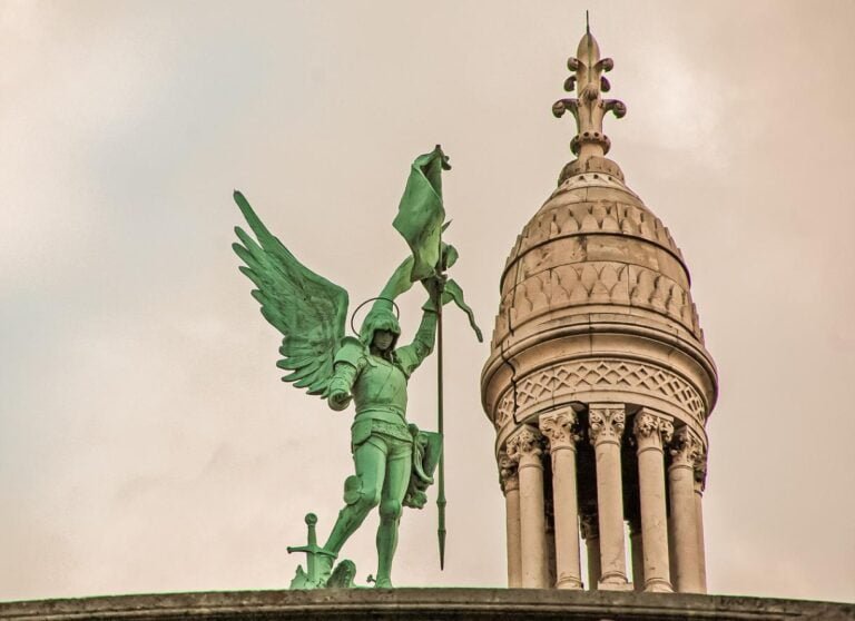 Statue d'ange Sacré Coeur Paris