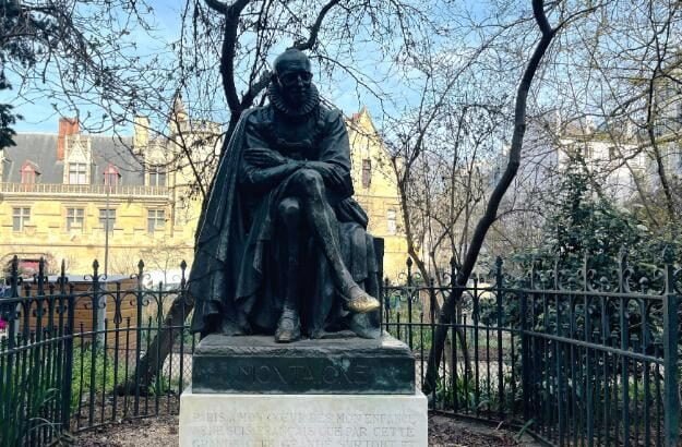 Statue de Michel de Montaigne Quartier Latin Paris